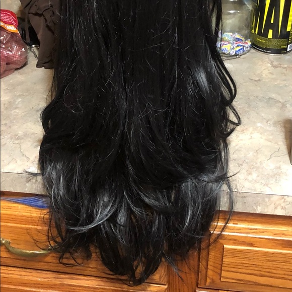 Black wig with bangs - Picture 5 of 8